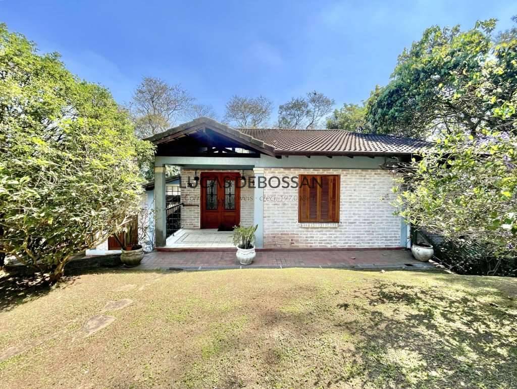 LINDA CASA EM MEIO A NATUREZA - CONDOMÍNIO FOREST HILLS